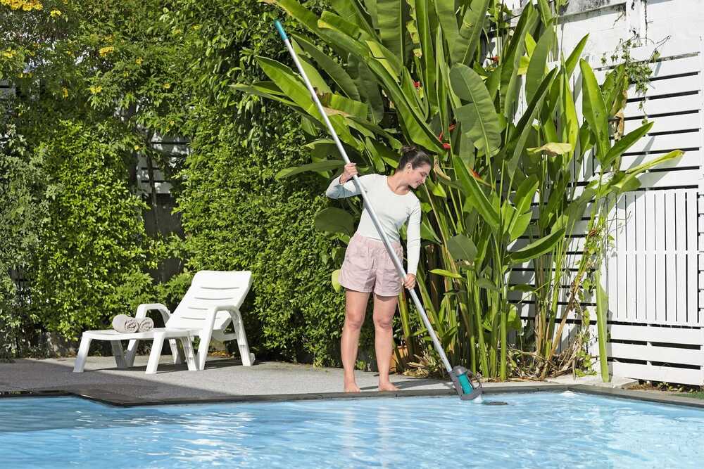 Bestway AquaGrip bazénový vysavač s teleskopickou tyčí