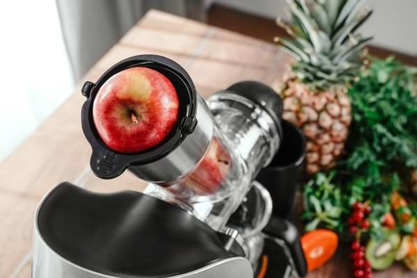 Plnící otvor odšťavňovače Concept LO7250