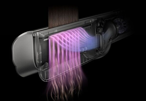 Chrání přirozenou pevnost vlasů – Dyson Airstrait HT03