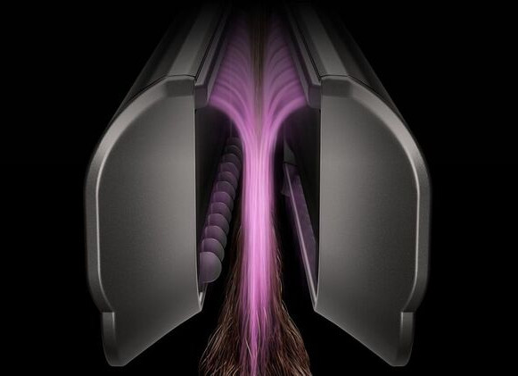 Integrovaný hřeben pro méně krepatění – Dyson Airstrait HT03