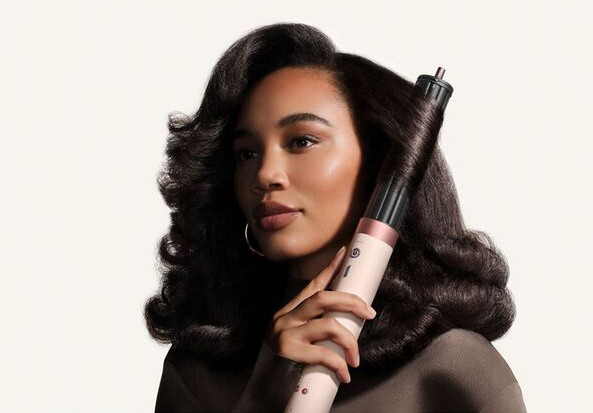 Rychlejší natáčení delších vlasů – Dyson Airwrap Co-anda 2x