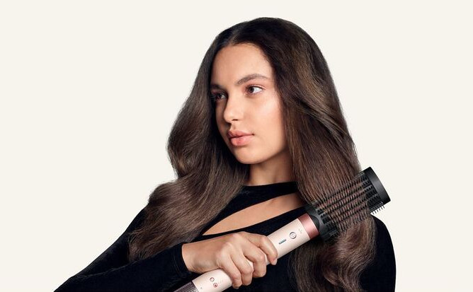 Hladké vlasy bez lámání – Dyson Airwrap Co-anda 2x