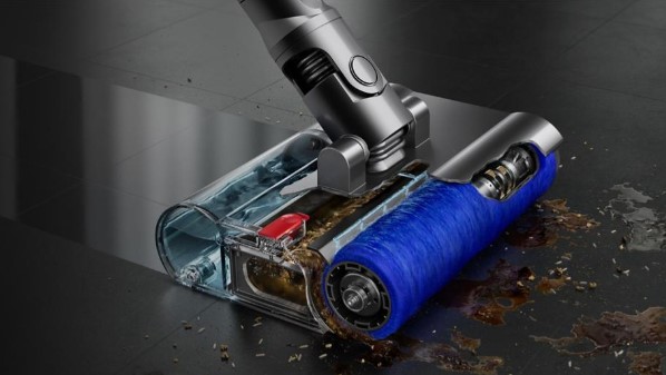 Vytírá tvrdé podlahy čistou vodou