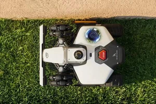 Robotická sekačka Mammotion LUBA mini 2 AWD 1500 - boční dožínač Edge Cutting