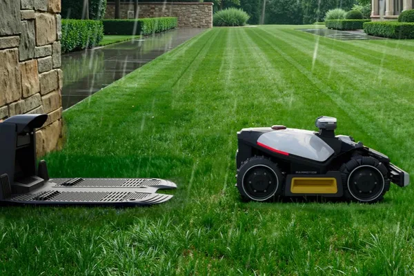 Robotická sekačka Mammotion LUBA mini 2 AWD 1500 - automatické nabíjení