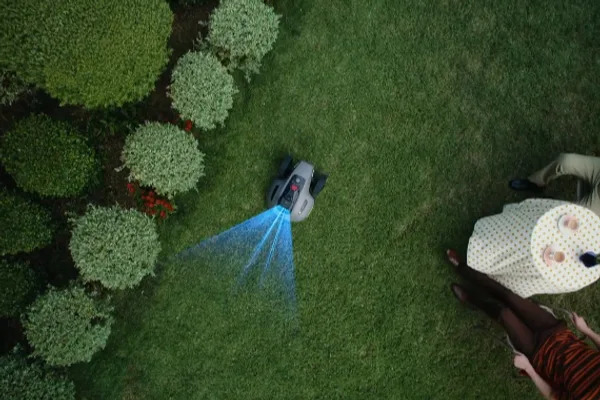 Robotická sekačka Mammotion YUKA 2 mini 800 - režim DropMow