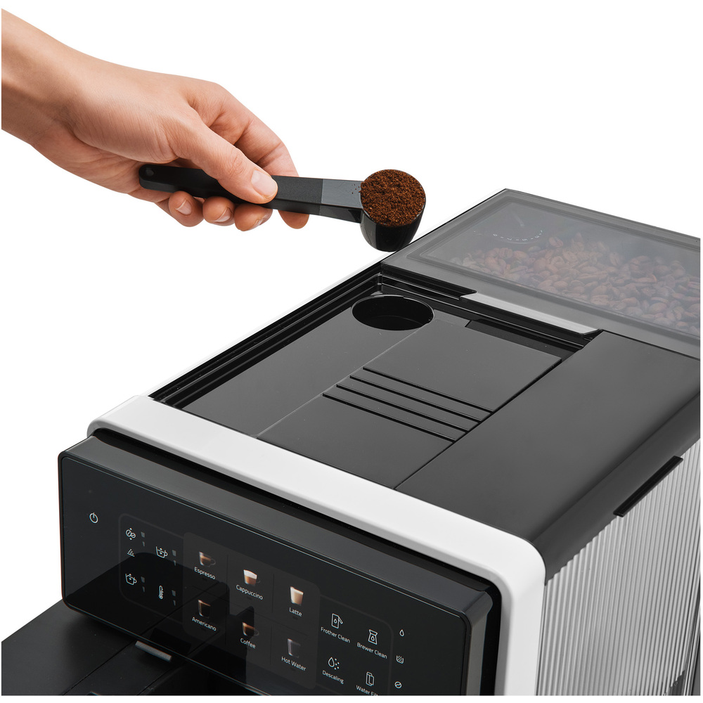 Barevný LED displej kávovaru Sencor SES 9301WH pro snadné ovládání