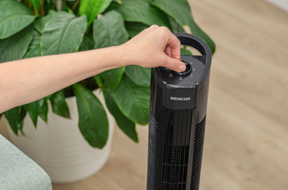Praktické ovládání ventilátoru Sencor SFT 3108BK