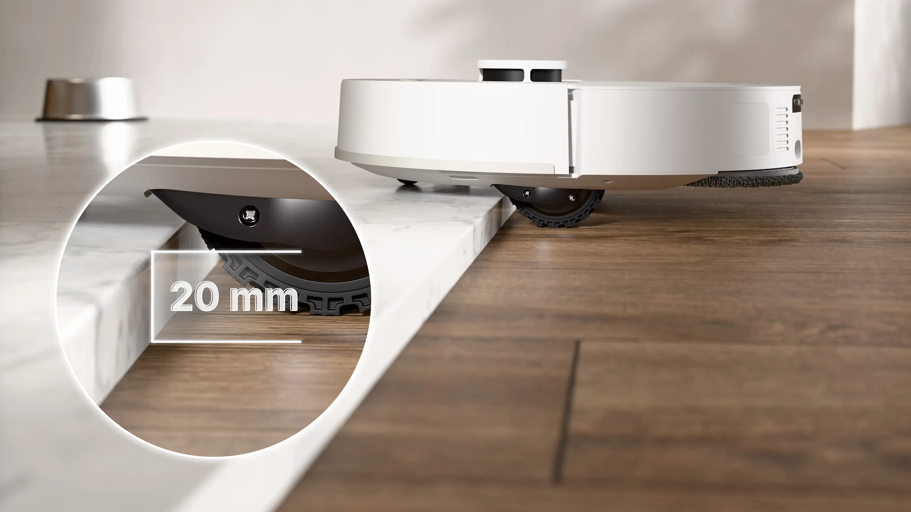 Sencor SRV 9690WH – překonávání prahů a přechodových lišt do 2 cm