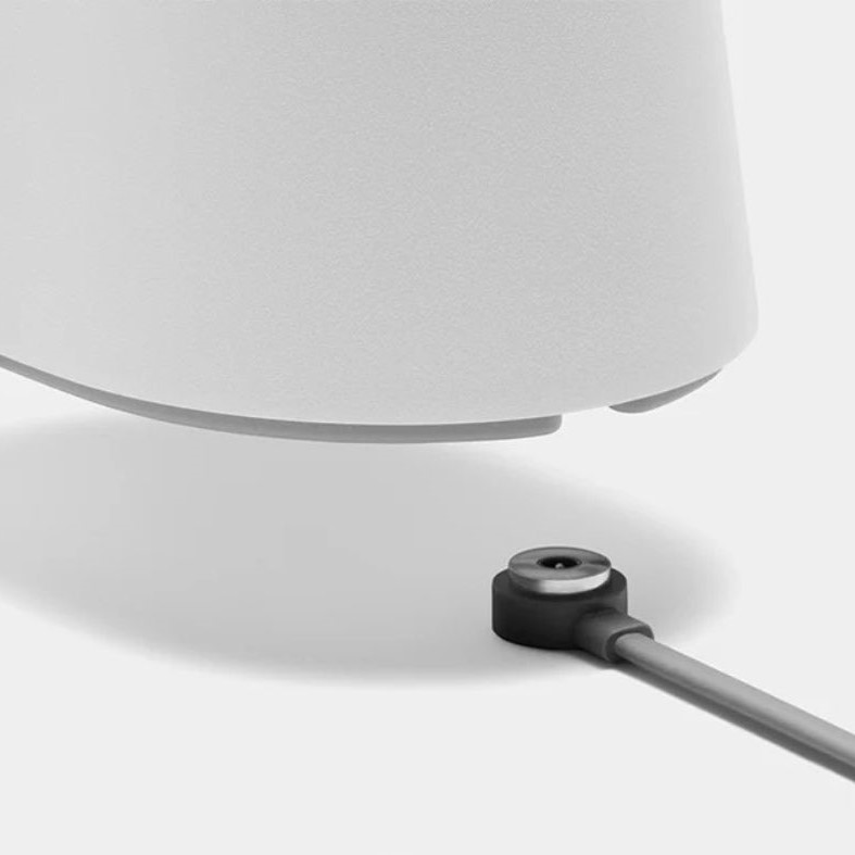 Magnetická nabíječka rozprašovače Simplehuman