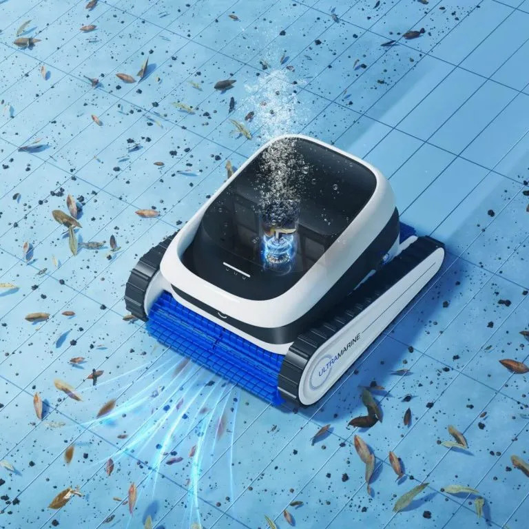 Čištění bazénu o výkonu až 4 800 GPH - ECOVACS ULTRAMARINE P1
